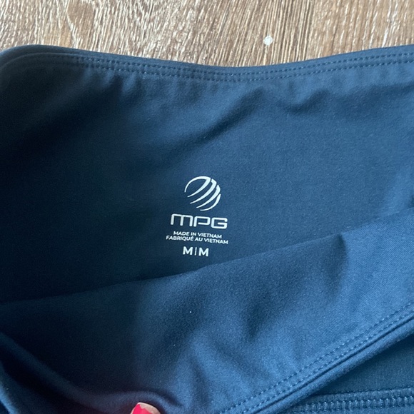 Bundle | Medium Leggings - Picture 2 of 4